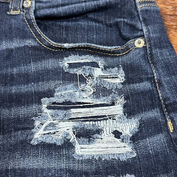 AMERICAN EAGLE NEXT LEVEL STRETCH size 8 DARK WASH DISTRESSED HI RISE SHORTIE - Picture 9 of 15